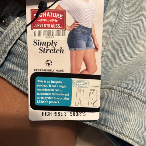 NWT LEVI SHORTS - Picture 14 of 14